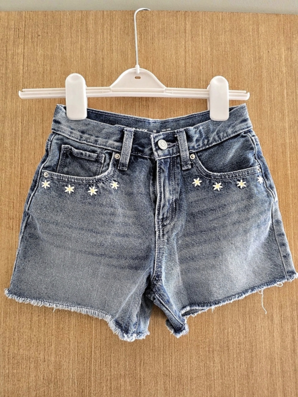 Old Navy High Rise Distressed Cut-Off Jean Shorts for Girls Embroidered